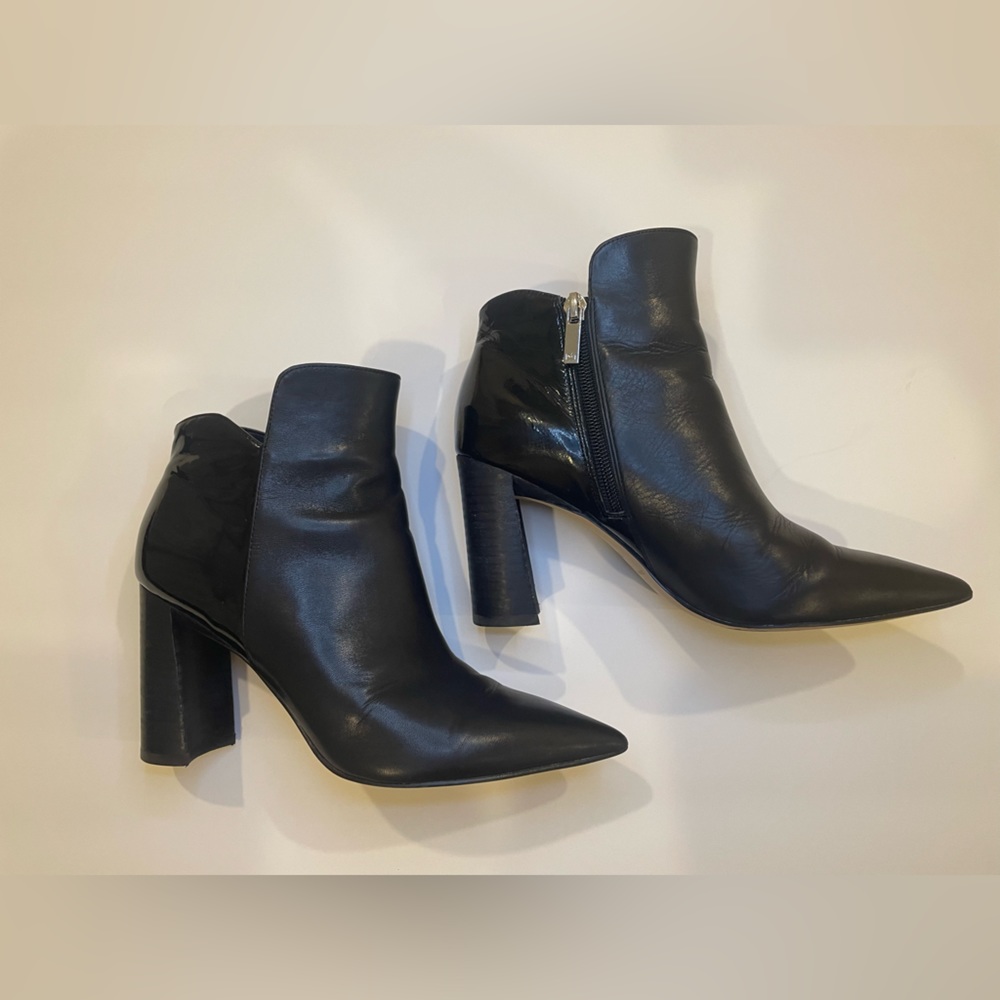 Marc Fisher LTD Black Ankle Booties 5.5